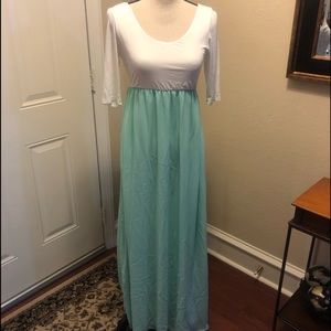 Pink Blush Maternity Maxi Dress in Ivory/Green M